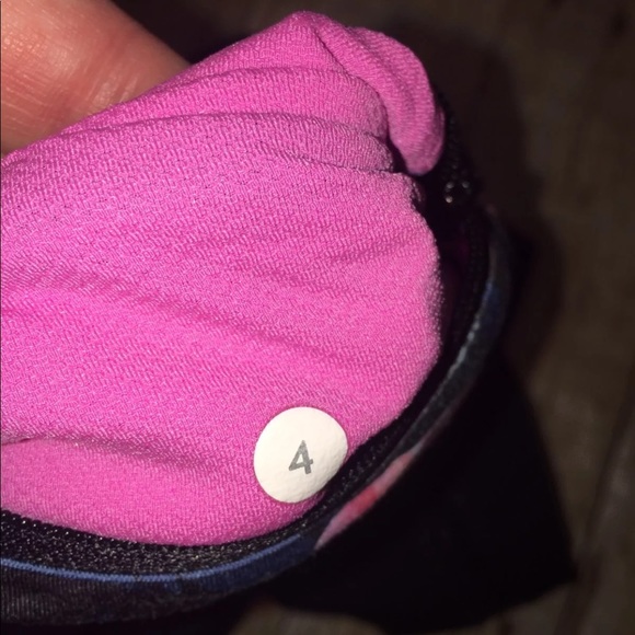 Lululemon Chase Me Crop II - Picture 7 of 8